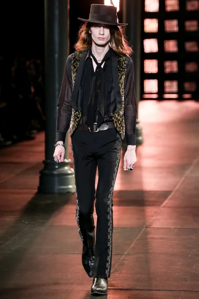 Look 53